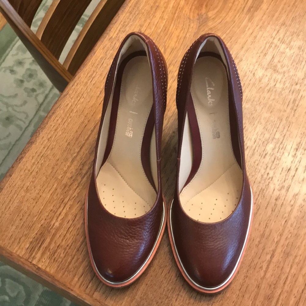 Clark’s pumps